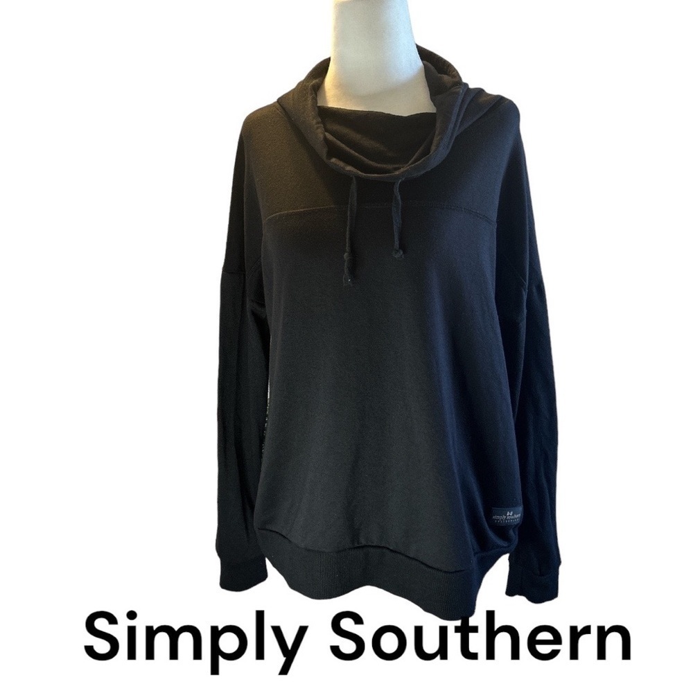 Simply Southern Women’s Black Cow Neck Long Sleeve Top. size Medium